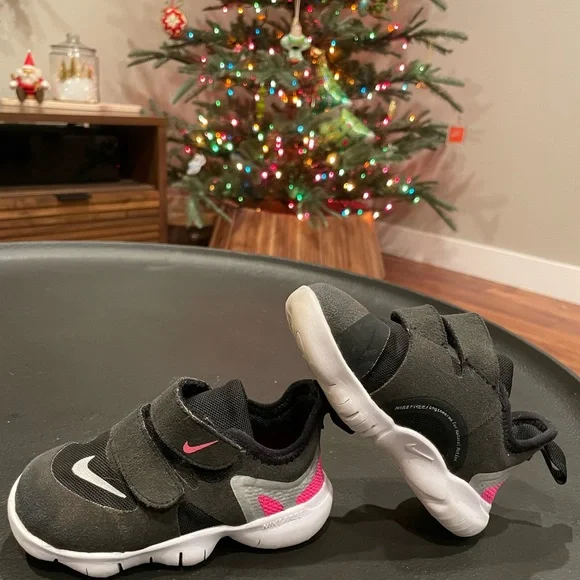 Free run children's hot sale shoes